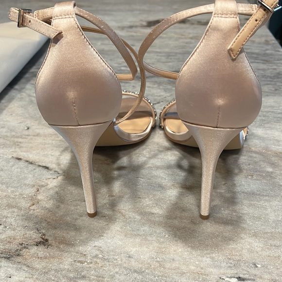Jewel Badgley Mischka Nanna Evening Heel - Picture 2 of 4